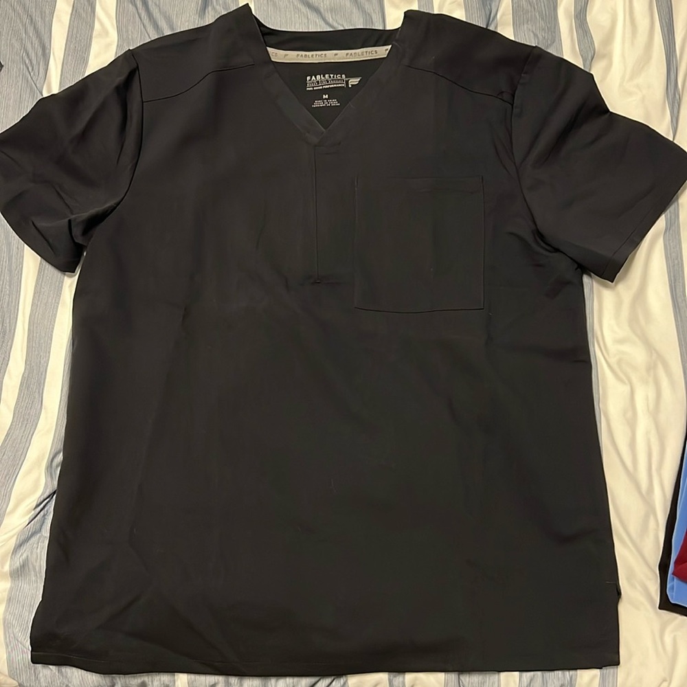 Fabletics Helix Scrub Top Size M, Black